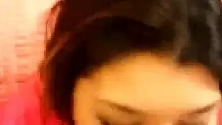 الحلوة الممتلئة تظهر مهاراتها المثالية في المص فورًا