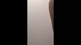 كاميرا تجسس سرية تصور جلسة الأم الزوجة الجنسية الصريحة مع ابن الزوج