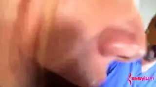 نمرة عربية تسيطر على مراهق في مشهد إباحي