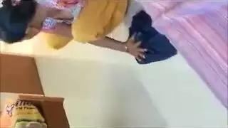 فتاة جاهلة تتوسل لجلسة شرجية قاسية