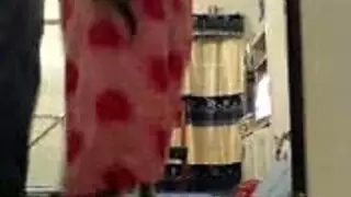 فتاة سكرانة تئن أدخلني بقوة لتخفيف آلم مهبلها الرطب