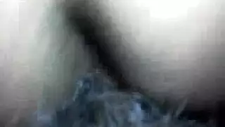 ثنائي جامح: فتاتان ووحش في فيلم إباحي صريح