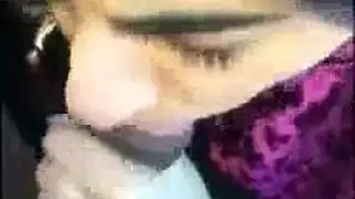 حلوة شابة في نيون تُمارس الجنس في كل فتحة