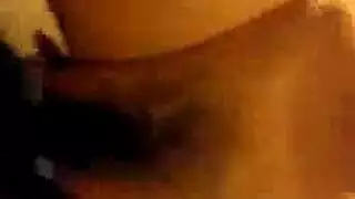 سمراء حارّة تُنكح بعمق في المؤخرة والمهبل من الخلف والأمام