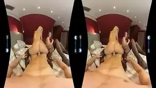 ثنائي صاخب: ريد ولولو تتقاسمان قضيبًا سميكًا