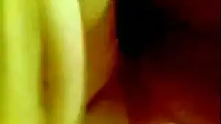 مصرية تمص بزها